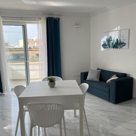 Condo With Patio Overlooking Piazza 그지라 외부 사진