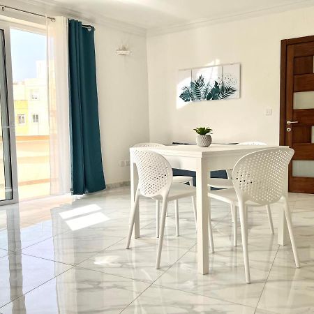 Condo With Patio Overlooking Piazza 그지라 외부 사진