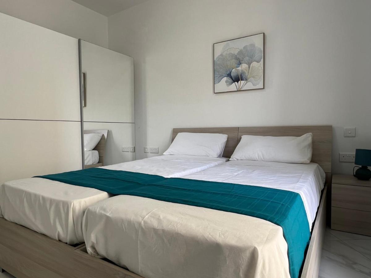 Condo With Patio Overlooking Piazza 그지라 외부 사진